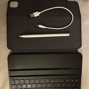 Generic iPad Pro 11 Bluetooth keyboard cover and pencil